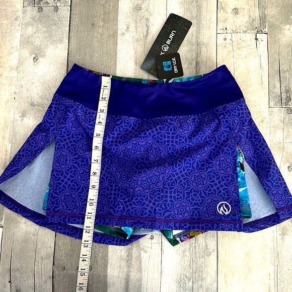 INK n BURN VIOLET MANDALA Technical Fabric Sports Skirt  Size 2 - Picture 11 of 12